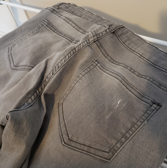 Jeans - Picture 2 of 3